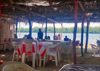 Enramadas de Barra de Potosí reportan presencia de comensales al 95%