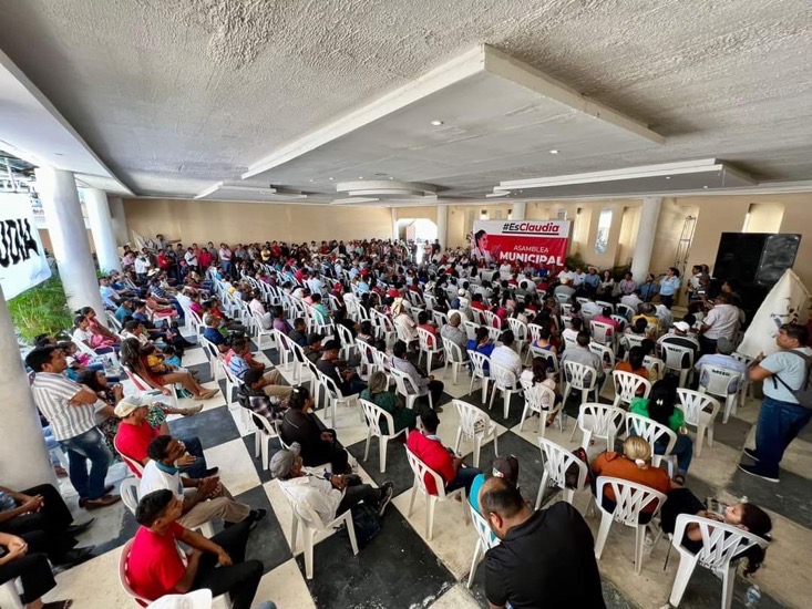 PROtesta-es-claudia-costa-grande-asamblea_.jpg