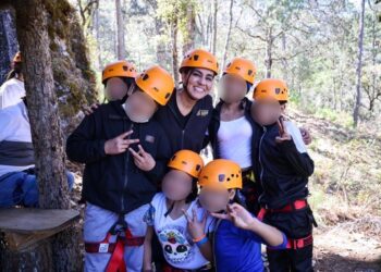 Visitan Parque Ecoturístico de Llanos de Tepoxtepec niños de la Casa Hogar