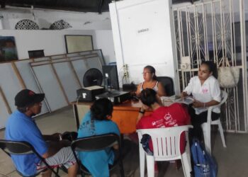 Rescata DIF de Petatlán rescata a mujer desorientada originaria de Tecpan