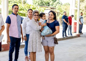 GOBIERNO MUNICIPAL DE PETATLÁN CONTINÚA CON LA ENTREGA DE DESPENSAS A SECTORES VULNERABLES