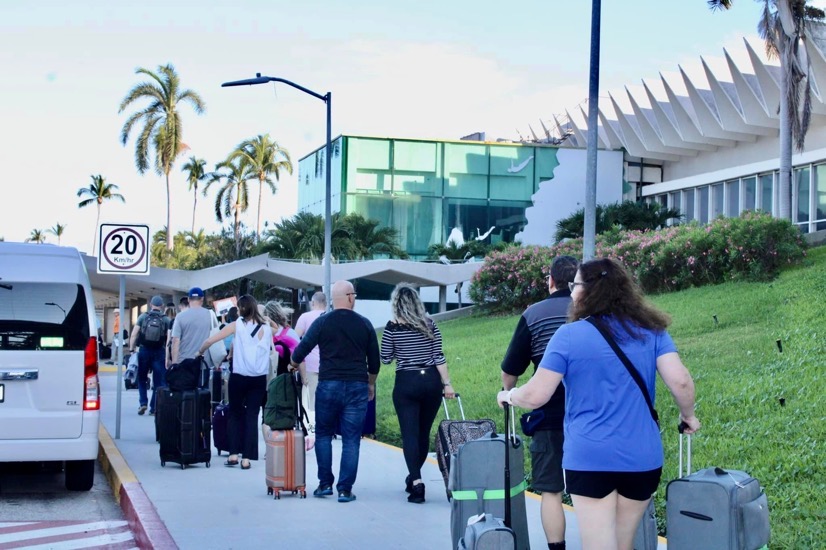 canadienses-llegan-acapulco-turismo-.jpg