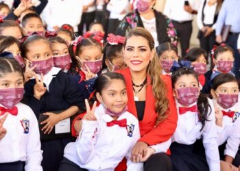 Inicia Evelyn Salgado la distribución de más de 600 mil uniformes escolares para estudiantes de 11 mil escuelas en Guerrero