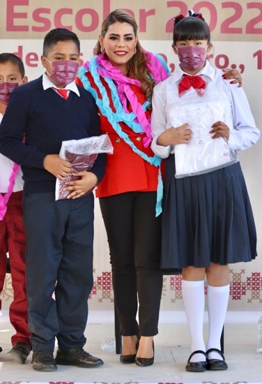 escuelas-evelyn-uniformes-gro-2023.jpg escuelas-evelyn-uniformes-gro-2023.jpg