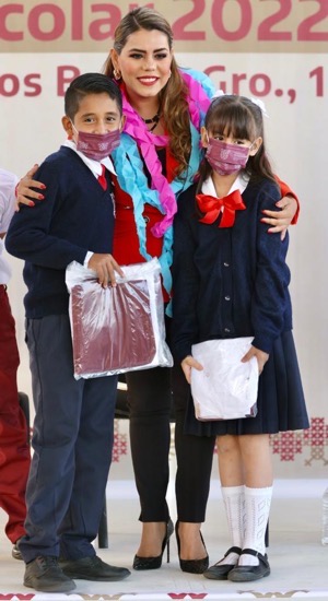 escuelas-evelyn-uniformes-gro-2023.jpg escuelas-evelyn-uniformes-gro-2023.jpg
