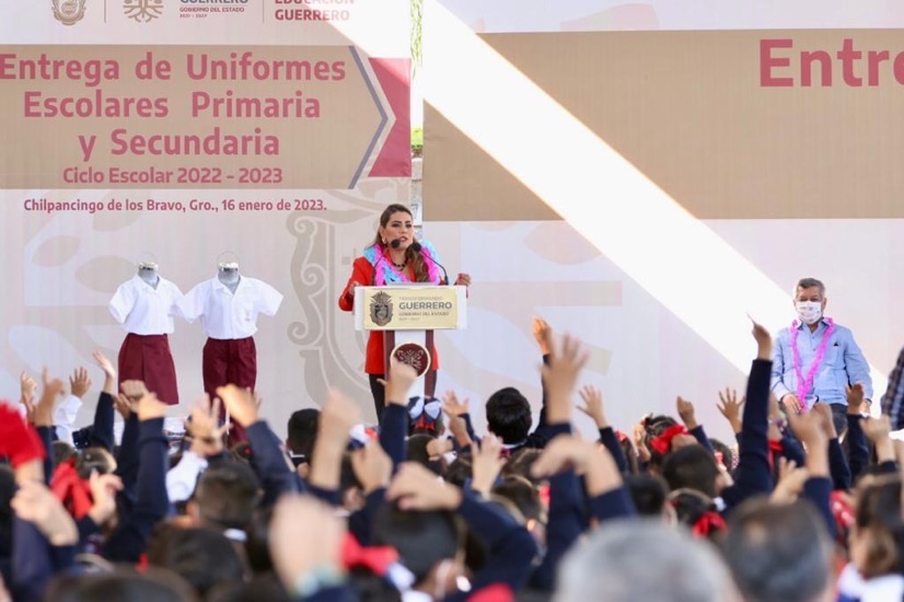 escuelas-evelyn-uniformes-gro-2023.jpg escuelas-evelyn-uniformes-gro-2023.jpg