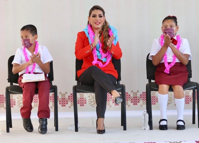 escuelas-evelyn-uniformes-gro-2023.jpg escuelas-evelyn-uniformes-gro-2023.jpg