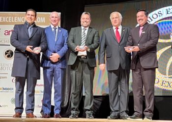 Guerrero gana Premio Excelencias en FITUR 2023 por su diversidad de atractivos: Ixtapa Zihuatanejo y Taxco
