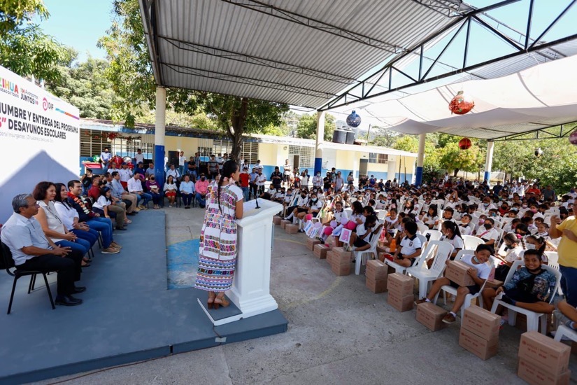 techumbre-desayunos-zihuatanejo-liz-salgado-.jpg
