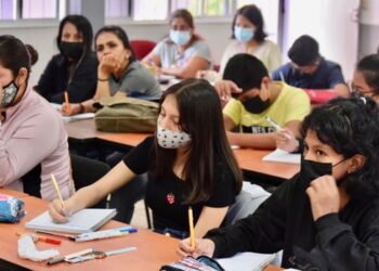 Otorga SEJUVE becas a jóvenes que cursen inglés con el programa “Guerrero bilingüe”