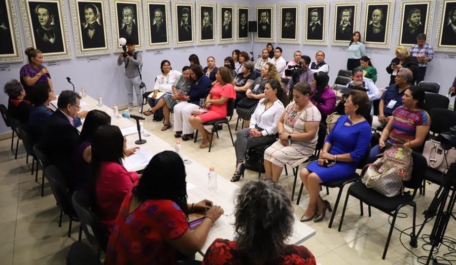 URGE-LEGISLAR-espacios-apreza.jpg