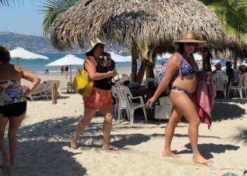 Combinación de turismo extranjero y nacional, rompe récord en primer fin de semana largo del año