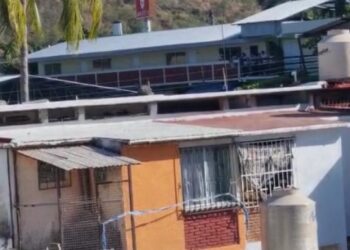 Escuela genera contaminación auditiva denuncian vecinos en Infonavit La Parota