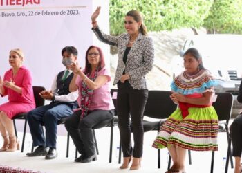 La educación es la mejor inversión y el camino para la paz, bienestar y el desarrollo de Guerrero: Evelyn Salgado