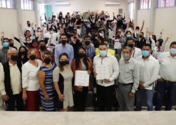 Otorga SEJUVE becas a jóvenes que cursen inglés con el programa “Guerrero bilingüe”