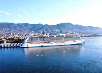 Arriba a Acapulco el Norwegian Bliss, décimo séptimo crucero de la temporada con más de 5 mil 500 visitantes