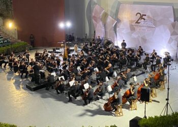 Noche de bolero, vals y mambo en el Concierto de Temporada de la OFA
