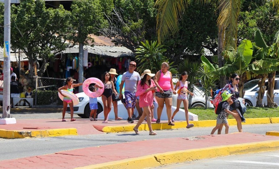guerrero-recibe-miles-turistas-fin-de-semana-largo_.jpg guerrero-recibe-miles-turistas-fin-de-semana-largo_.jpg
