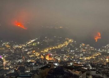 INCENDIO DEL CERRO DE LAS ESCOBAS EN TAXCO CON UN 70 POR CIENTO DE CONTROL