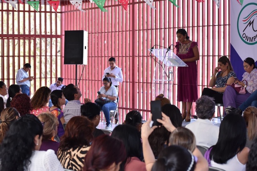 pri-mujeres-guerrero-firma-alejandro-bravo.jpg