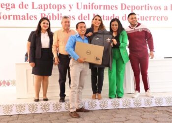 “La educación es la clave para el desarrollo y bienestar de Guerrero”, reitera Evelyn Salgado
