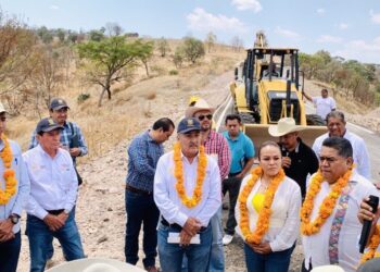 Se invertirán más de 3.6 MDP en la pavimentación de la carretera (Chilpancingo-Tlapa)- Ayotzinapa en el municipio de Tlapa