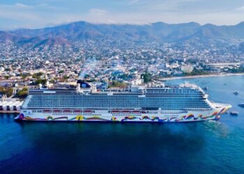Arriba a Acapulco el vigésimo crucero de la temporada 2022-2023: Norwegian Encore