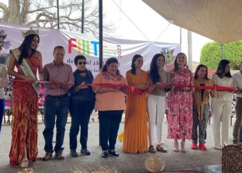 Guerrero participa en la VII Feria Intercultural del Libro de Tacámbaro, que se realiza en Michoacán