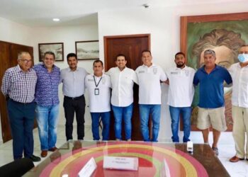 El Surf uno de los principales atractivos en playas de La Unión y siempre contará con nuestro apoyo: Crescencio Reyes Torres
