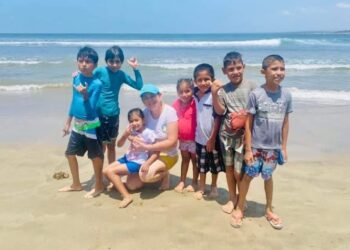 Participan niños de La Unión en Clínica para Surf