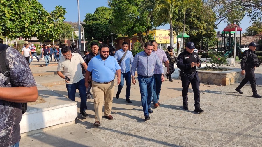 retorno-familias-desplzadas-tecpan-gro_gob.jpg retorno-familias-desplzadas-tecpan-gro_gob.jpg