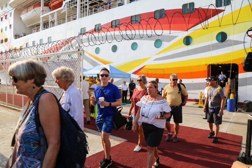 Norwegian-acapulco_temporada-final-cruceros_.jpg Norwegian-acapulco_temporada-final-cruceros_.jpg