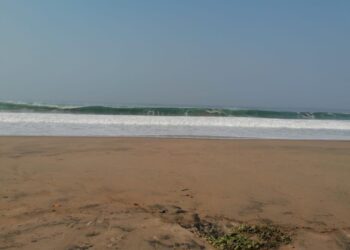 Se registra alto oleaje en playas de Guerrero, ocasionado por evento de Mar de Fondo