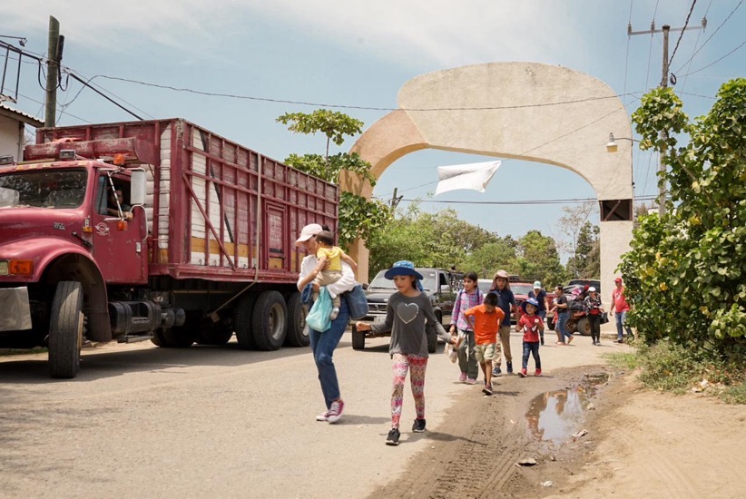 regresan-familias-desplazadas_tecpan.jpg regresan-familias-desplazadas_tecpan.jpg