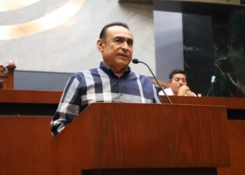 EXHORTÓ EL CONGRESO A INSTANCIAS DE GOBIERNO PARA QUE SE CONSTRUYAN ROMPEOLAS EN PLAYAS DE LA COSTA CHICA