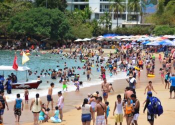 Destinos turísticos de Guerrero en la preferencia de paseantes, 101 mil turistas arribaron por Puente del 5 de mayo