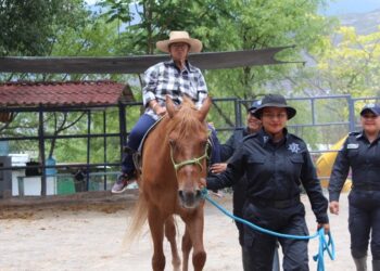 Promueve el IGATIPAM y la SSP Guerrero, la Zooterapia para adultos mayores como herramienta en su desarrollo y readaptación social