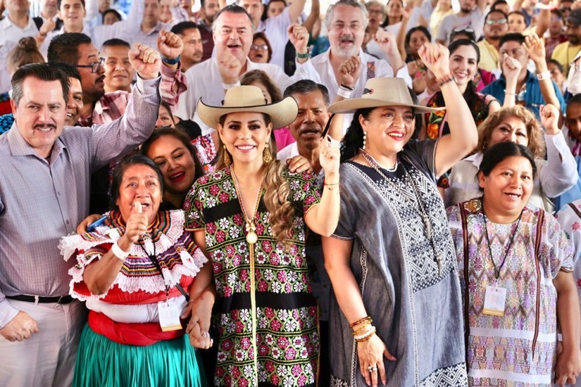 capacitacion-taxco_artesanos-guerrero_gob.jpg capacitacion-taxco_artesanos-guerrero_gob.jpg