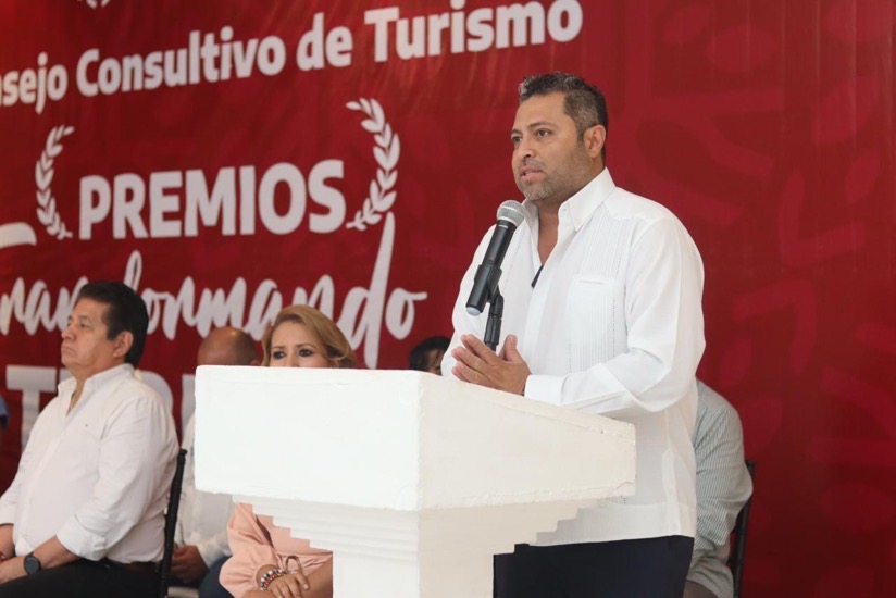 premios-turismo-gobierno-guerrero-entrega.jpg premios-turismo-gobierno-guerrero-entrega.jpg