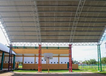 Finaliza con éxito la reubicación de techumbre, ahora  se encuentra en la unidad deportiva de Petatlán