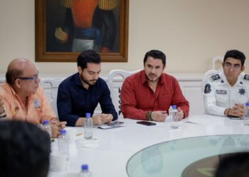 Gobierno del estado atiende a transportistas y acuerda reforzar acciones de seguridad al transporte público en la capital y zona centro