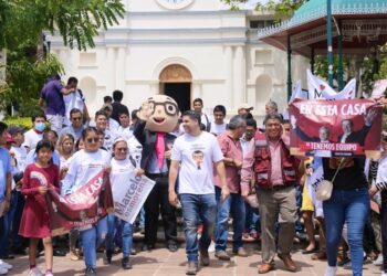 Capitalinos reciben con gusto, promoción juvenil de Marcelo Ebrard