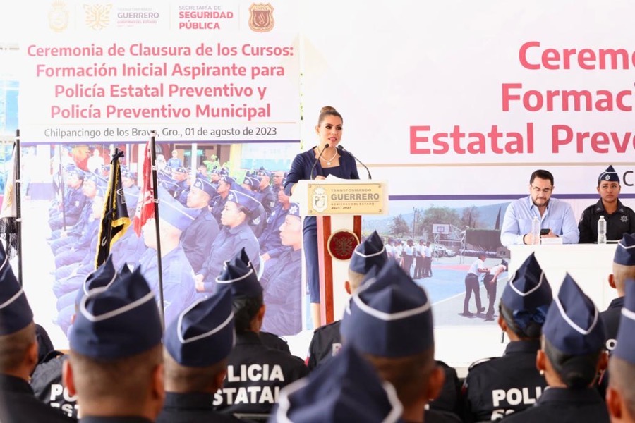 UNIPOL-egresados-evelyn-salgado-gro.jpg