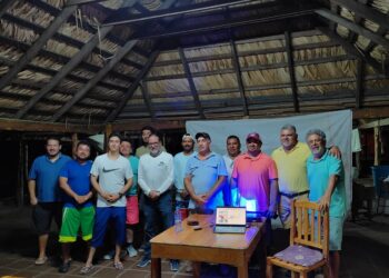 Restauranteros de Puerto Vicente, reciben capacitación por presencia de cocodrilo