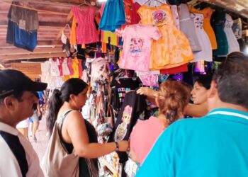 Incrementa porcentaje de compra en mercado artesano 5 de mayo