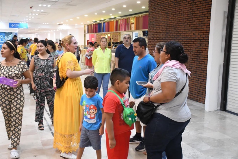 presidenta-dif-la-union_unionenses_visas_zihuatanejo.jpg