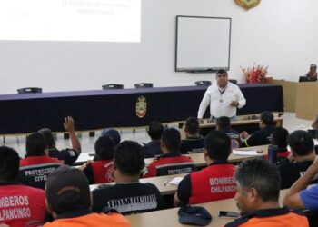 Capacita SGIRPCGRO a autoridades municipales para regular establecimientos productores de pirotecnia