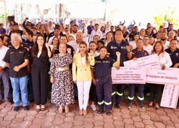 Entrega Evelyn Salgado más de 7.8 MDP en equipo y herramientas a la Secretaría de Gestión Integral de Riesgos y Protección Civil Guerrero