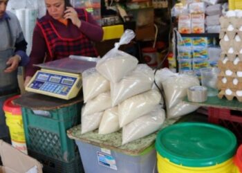 Incrementa costo del azúcar, se vende hasta en 32 pesos