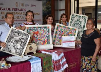 Premian a ganadores del Concurso Estatal de Artesanía Guerrerense Manos Creadoras 2023